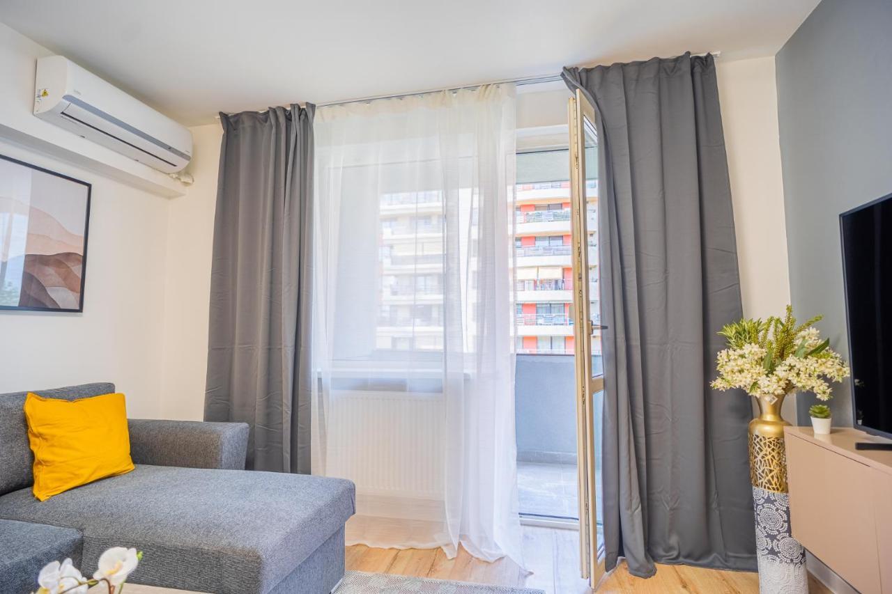 Refreshingly Chic: Newly Renovated 2Br Apartment Бухарест Экстерьер фото